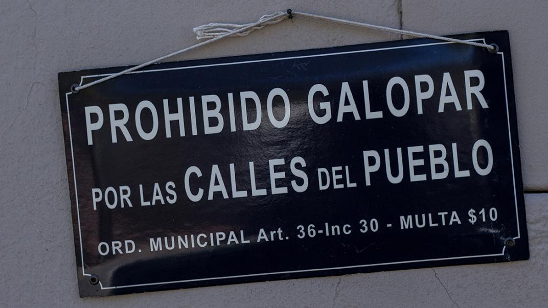 286 cartel-frente-a-la-plaza_0