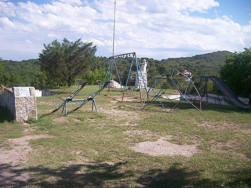 800px-Plaza_de_la_Madre_-_Villa_Cerro_Azul