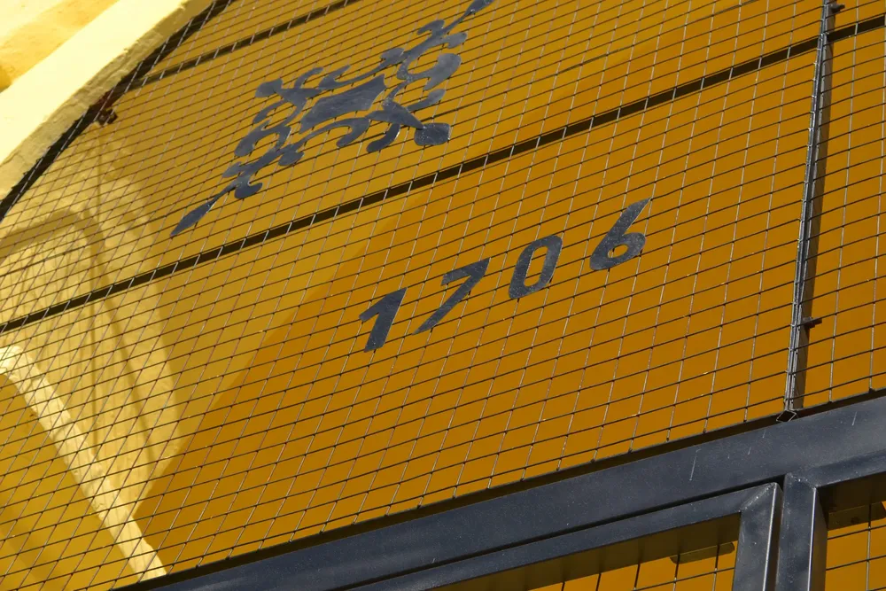 295