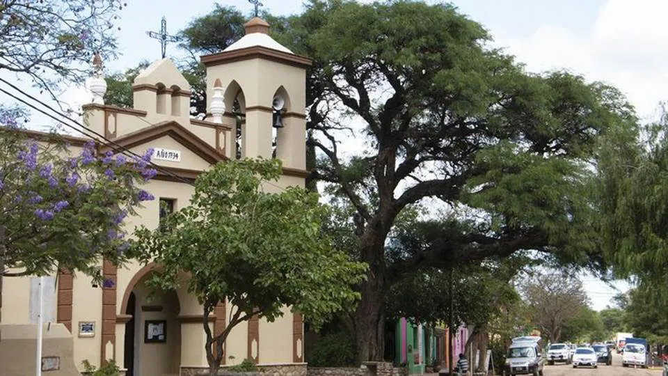 195 iglesia cadena 3